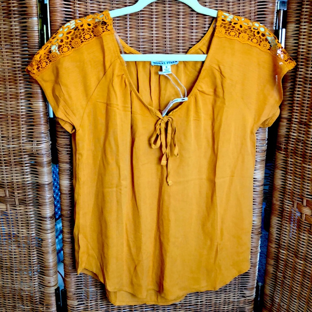 New Women’s Moral Fiber Short Sleeve Top